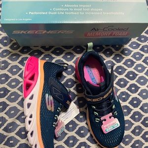 Skechers sneakers girl 12.5 new